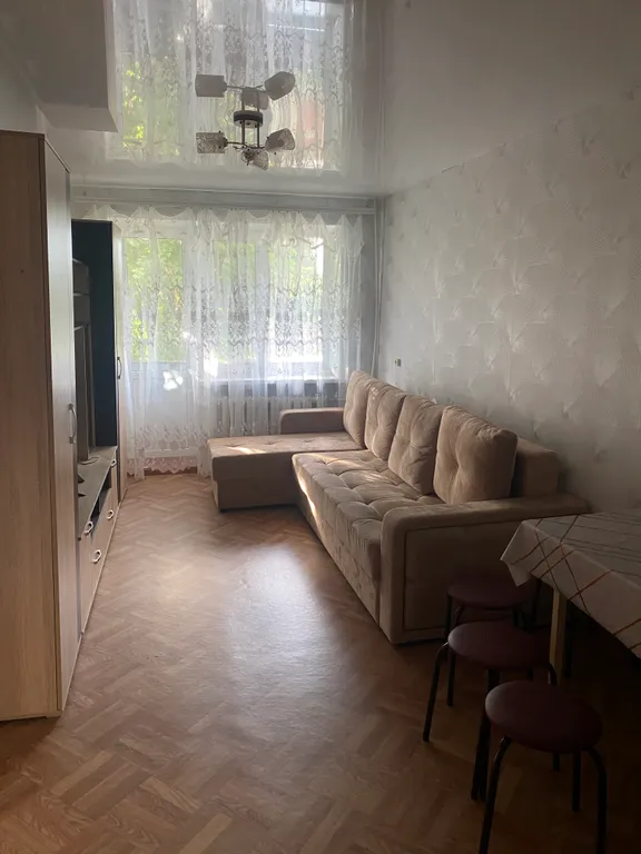 2-комнатная квартира в Центре Кантемировка