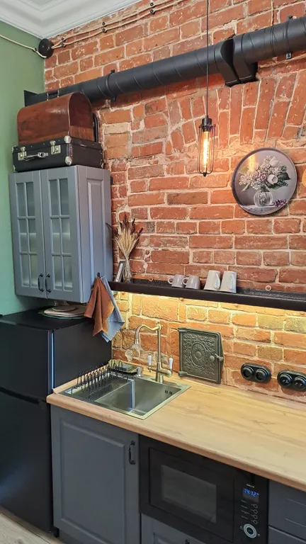 Студия у Соборной площади Кремля