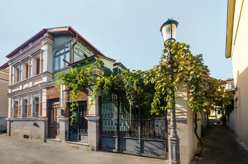 Guli of Tbilisi, Дуплекс с видом на реку в историческом центре города