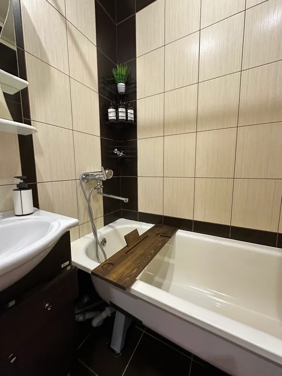 Теплая квартира с уютной, домашней энергетикой рядом со склоном