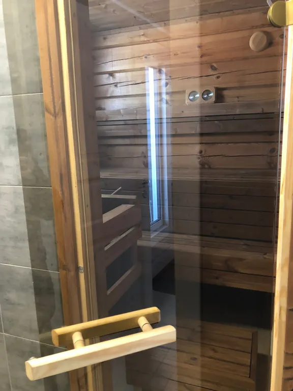 Коттедж с сауной недалеко от озера