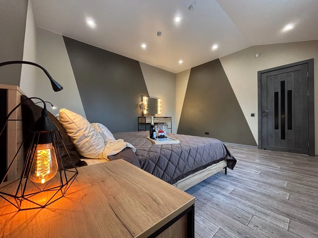 Шикарная трехкомнатная квартира с собственной Бесплатной парковкой!