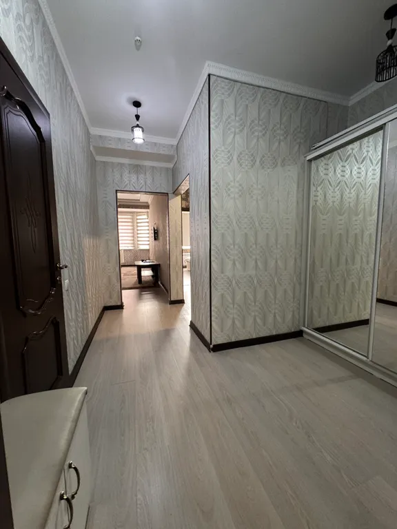 Золотой квадрат с панорамным видом