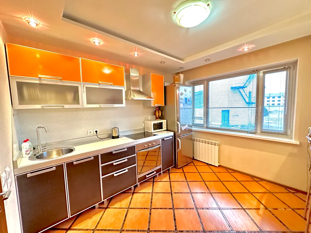 Светлая 2-комнатная:рядом гостиница Воркута и Центральная площадь