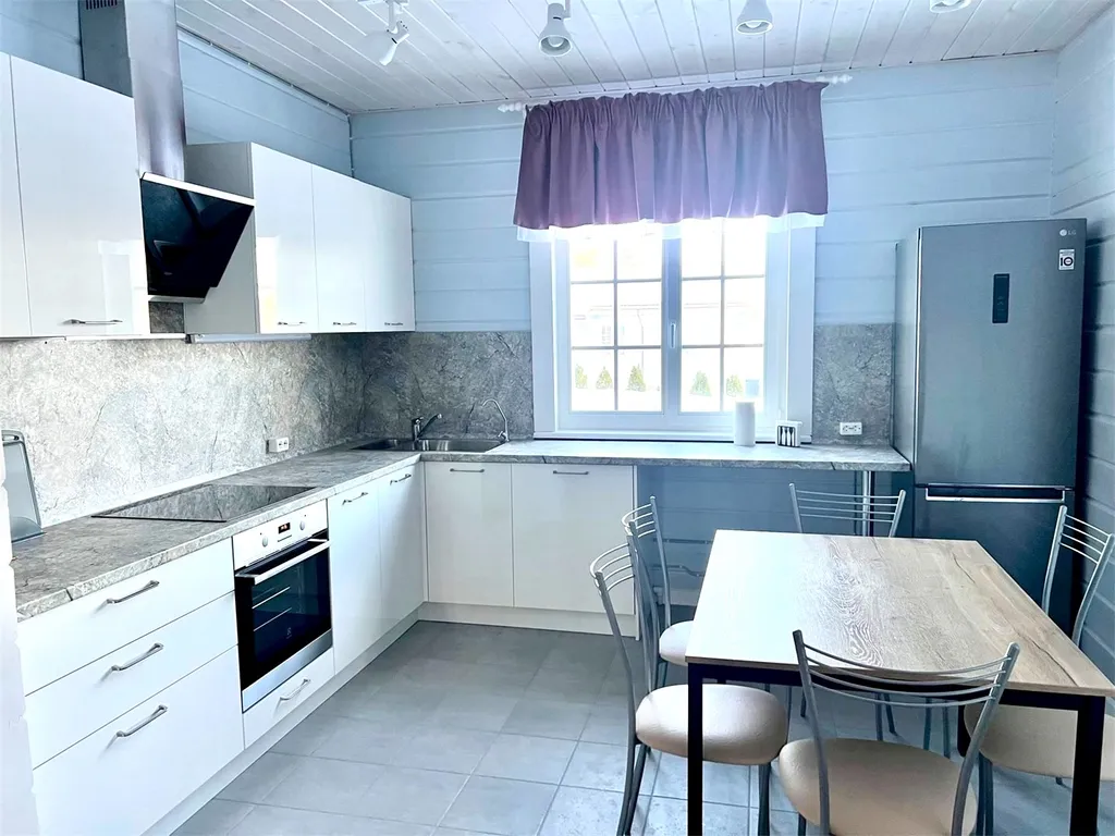 Уютный коттедж N8 с сауной и камином на озере Лунном