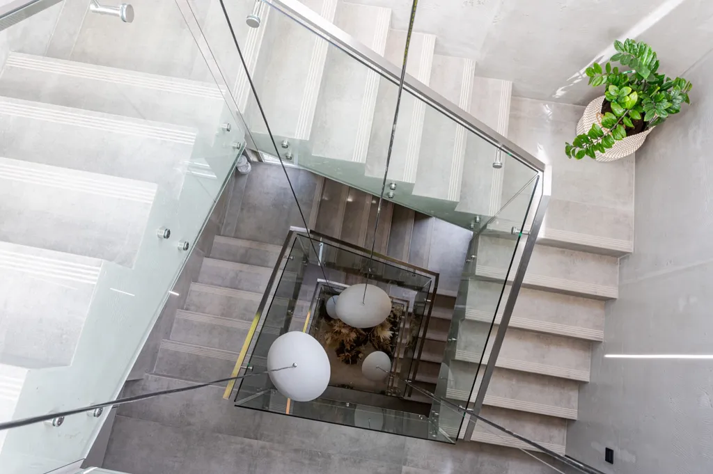 Студия с видом на горы и бассейном