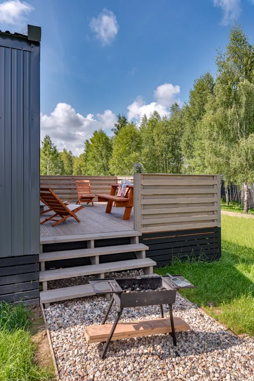 Алтайский - дом с костровой чашей и колонкой Алиса