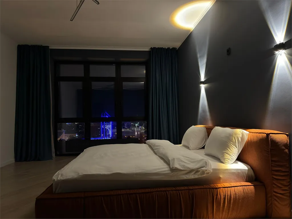 Уникальная квартира с панорамным видом и проектором