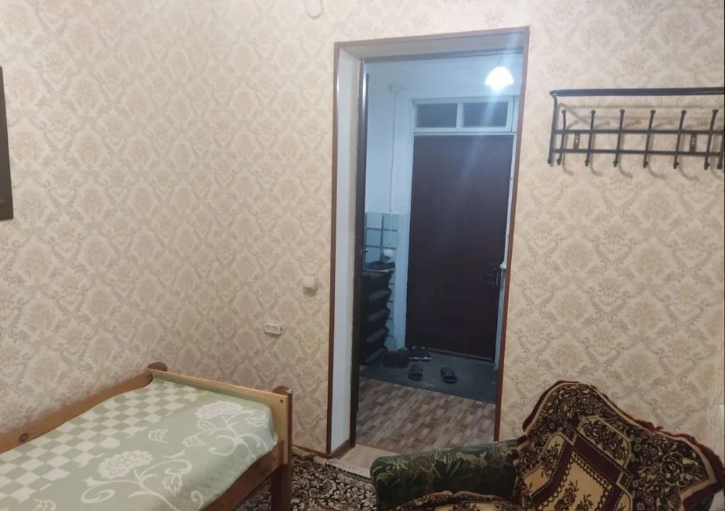 Двухэтажная дача с бассейном