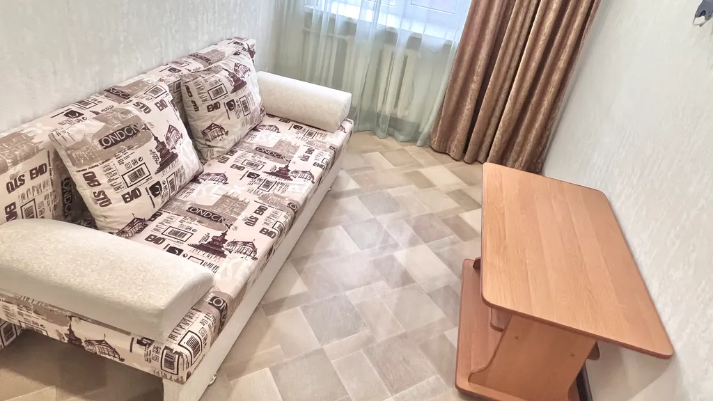 Проживание возле бювета и городского озера с видом из окна на гору