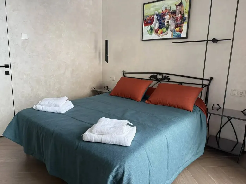 Премиальный дом с видом на лес и пруд в поселке года Ели estate