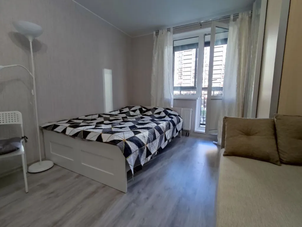 Квартира Светлая студия у метро — аренда посуточно в Мурино