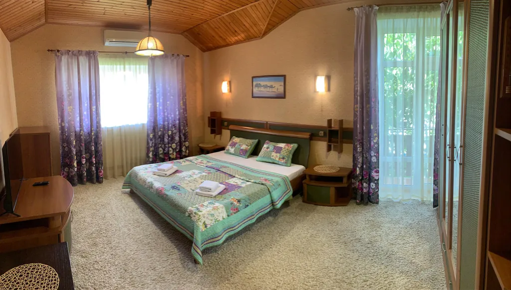 Квартира 4-местный номер с балконом — аренда посуточно в Геленджик