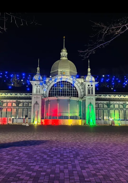 Уютная квартира с видом на горы в центре города