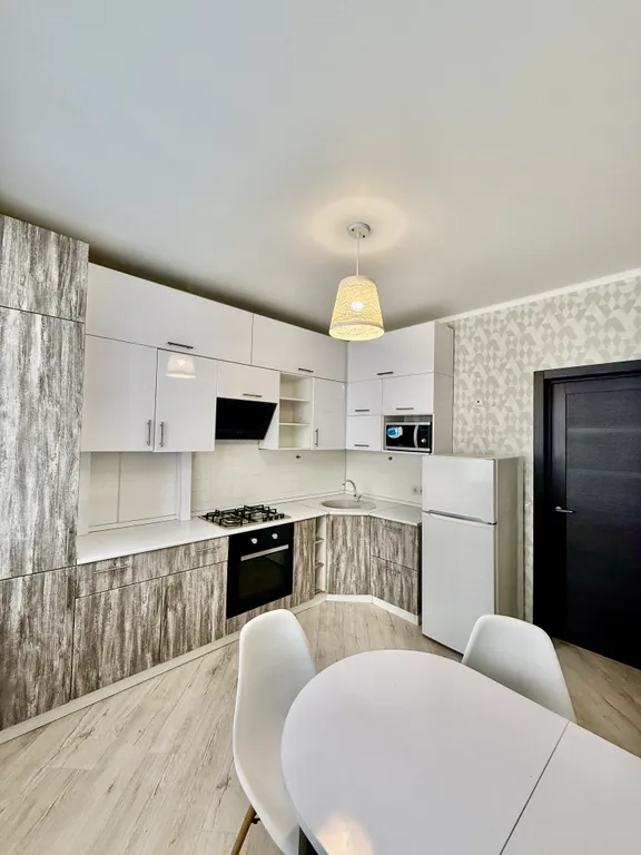 Уютная квартира в самом сердце Ейска с видом на пруд, в 15 минутах от Каменки