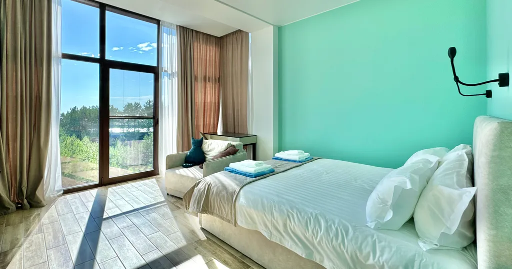 Таунхаус Панда в лесной зоне с подогреваемым бассейном и баней Кореиз