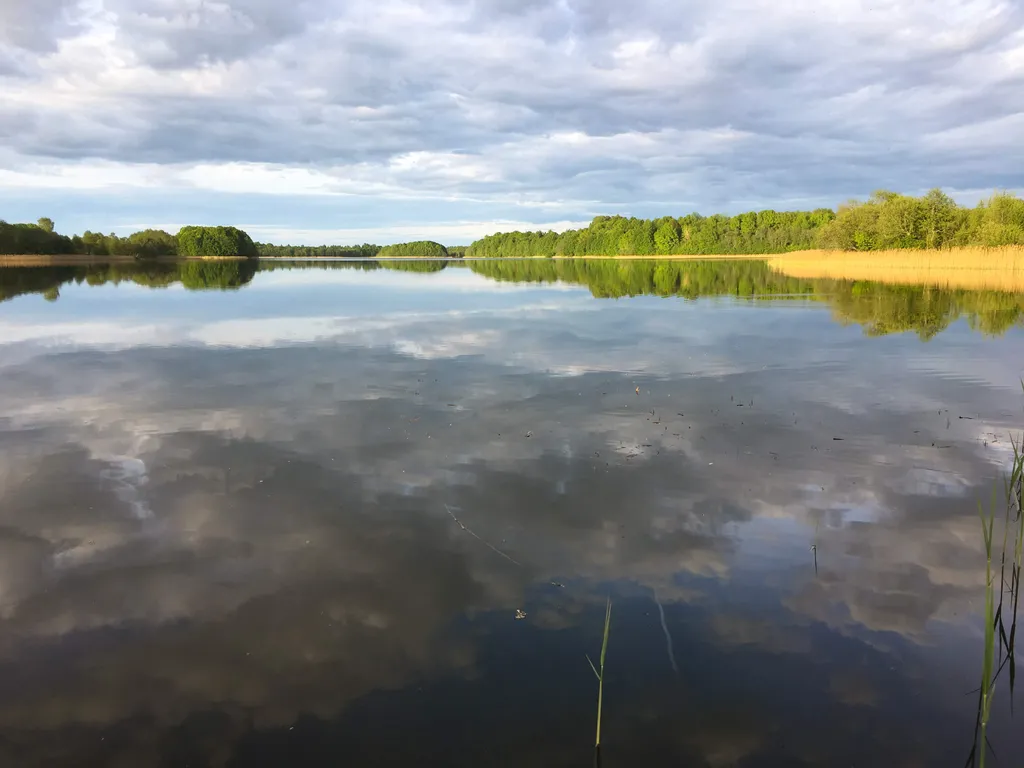 Дом на берегу озера