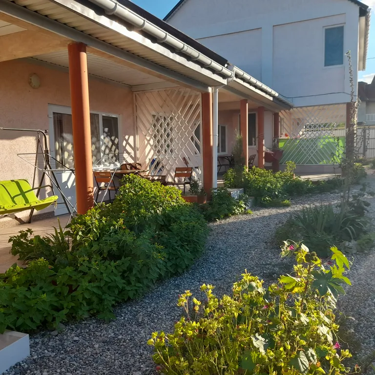 Квартира Двухкомнатный с удобствами, кондиционером, террасой — аренда посуточно в Черноморское