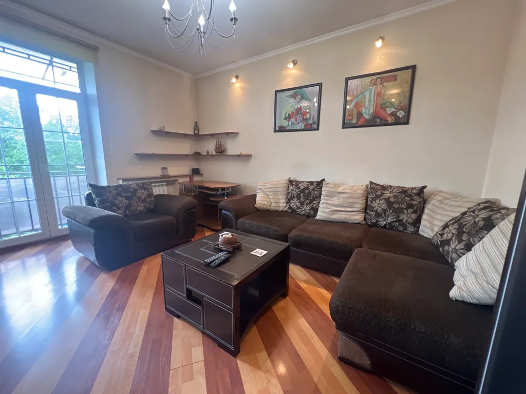 Квартира Просторные апартаменты в центре города — аренда посуточно в Владикавказ