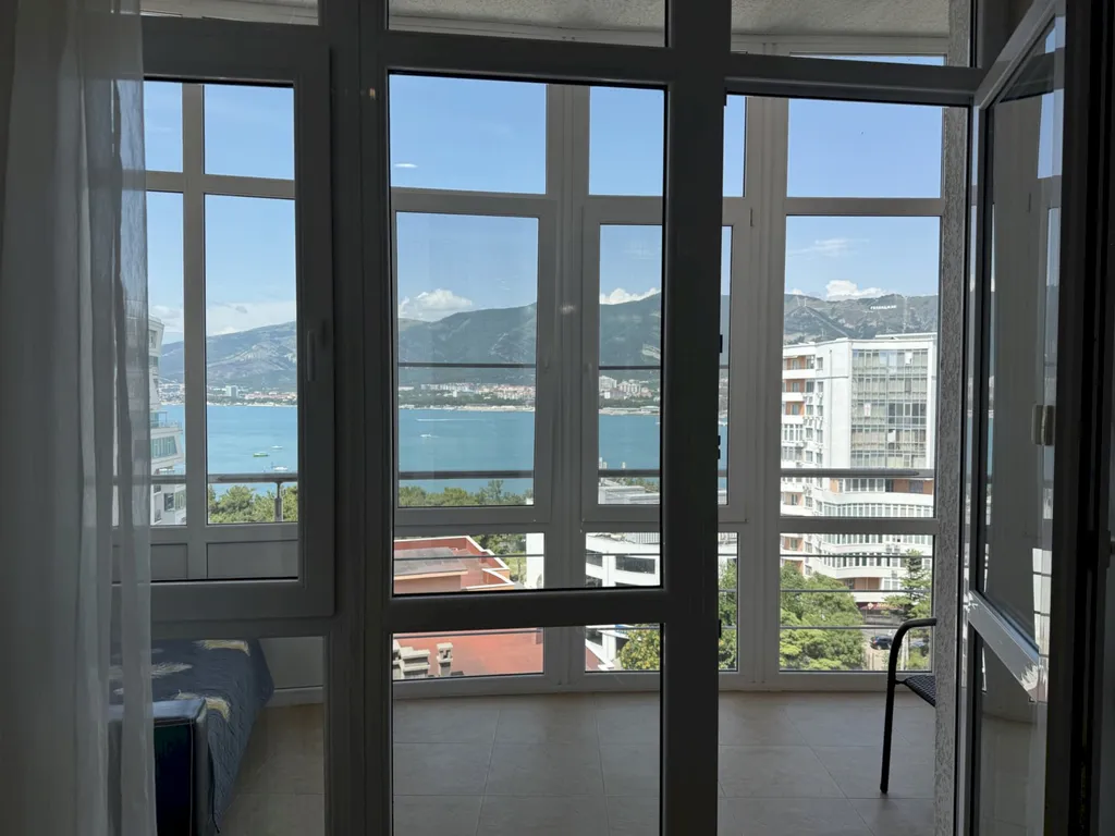 Первая береговая с видом на море и террасой – Толстый мыс