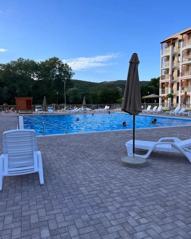 Новые апартаменты в горах у моря с бассейнами