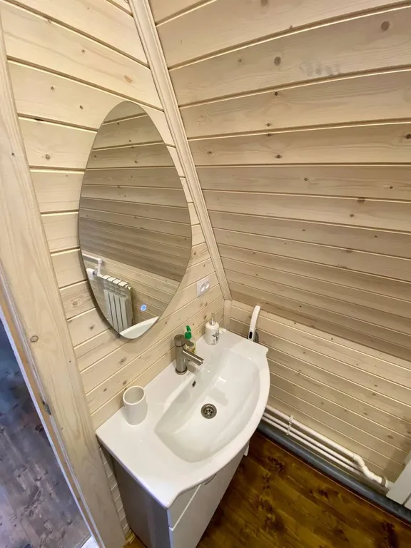 Дом на берегу озера