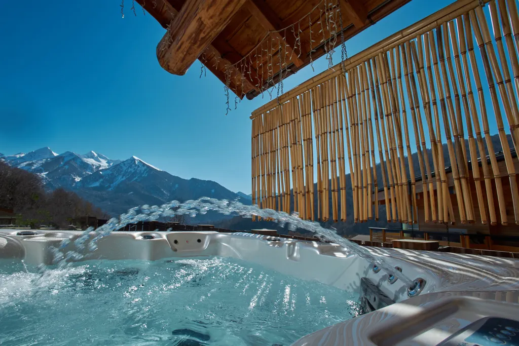 Коттедж Шале с бассейном и джакузи — Красная Поляна