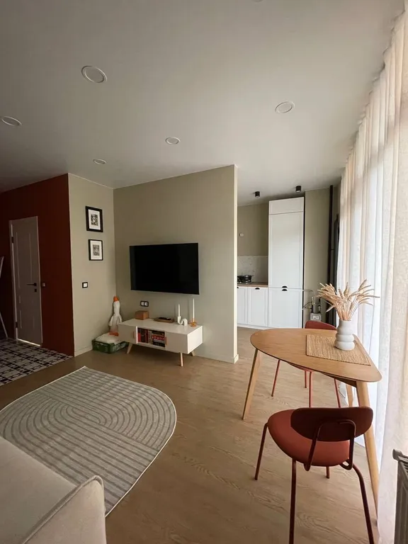 Яркая квартира у моря