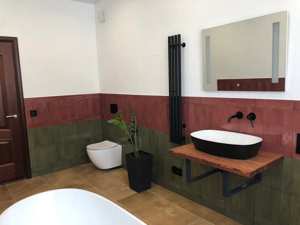 Таун-хаус в современном районе частной застройки