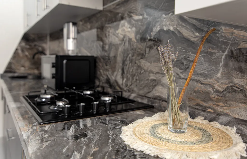 Луна в новом районе города