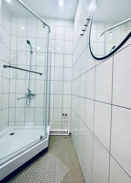 Номер возле ярмарочной площади южные ворота Ямала