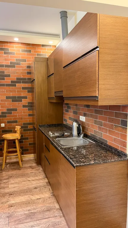 Новая квартира у площади