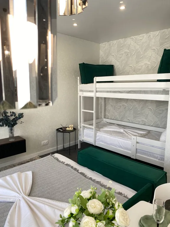 Шикарная квартира рядом трассой при заезде в город, со своей стоянкой