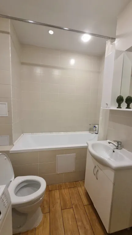 Квартира Уютная евро двушку около аэропорта Толмачево (им. Покрышкина)! — Обь