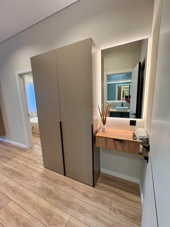 Новая квартира в центре с панорамным окном и завораживающим видом