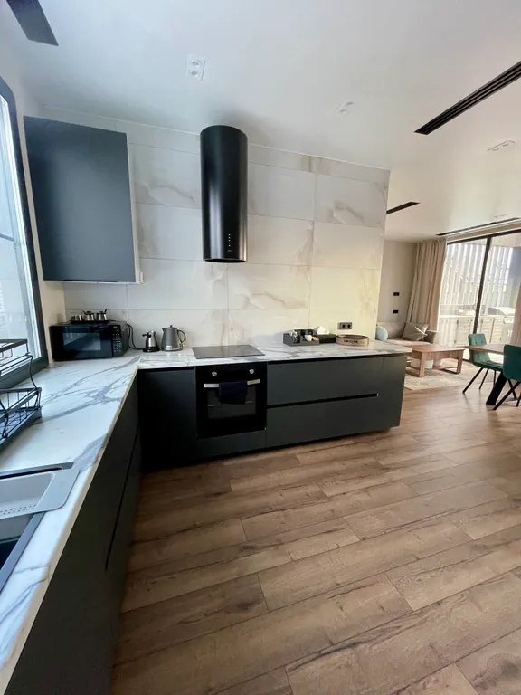 Современный дом рядом с комплексом Сорочаны