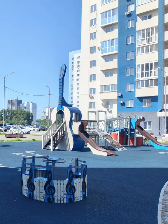 Квартира Квартира Просторная евродвушка с панорамным остеклением и видом на озера — Самара