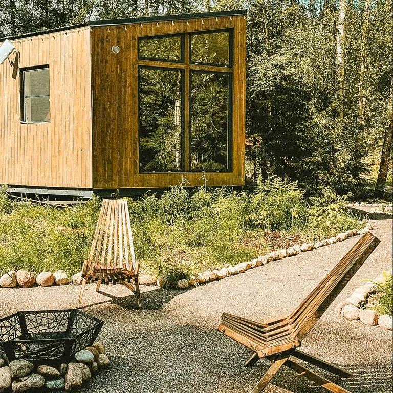 Уютный дом в лесу