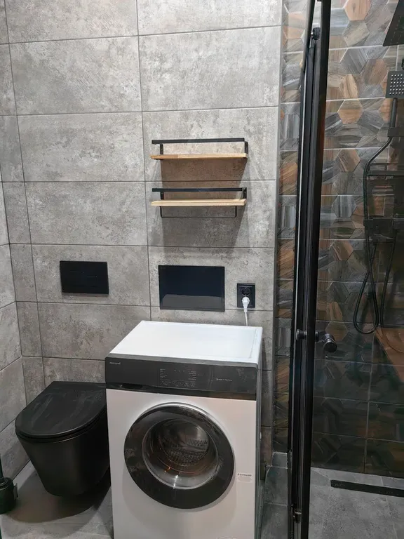 Красивая стильная и очень теплая студия в центре микрорайона выя