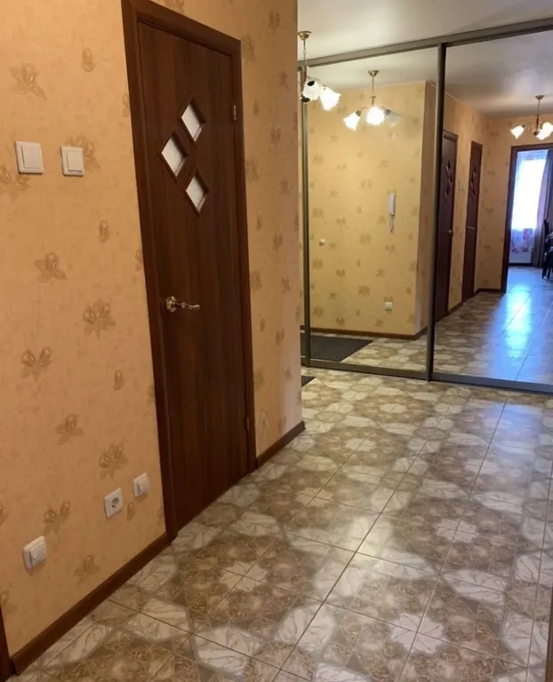 В 5 минутах от метро Комендантский проспект и клиники Скандинавия