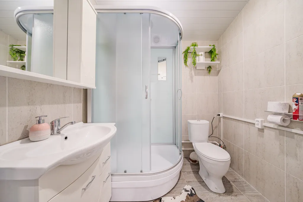 Коттедж Загородный дом с кедровой баней — Светлое