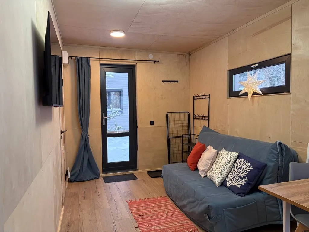 Уютный домик с сауной у леса