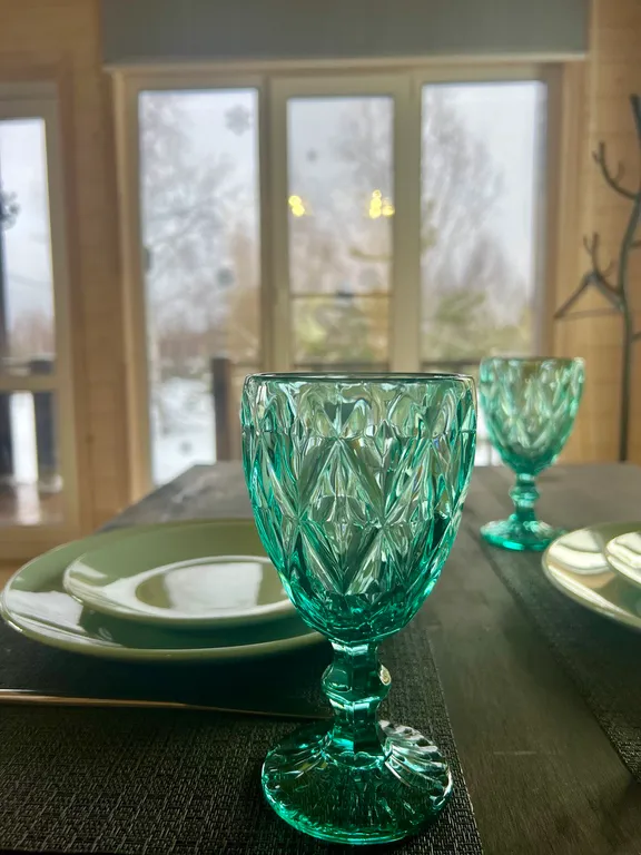 Стильный барн в соснах