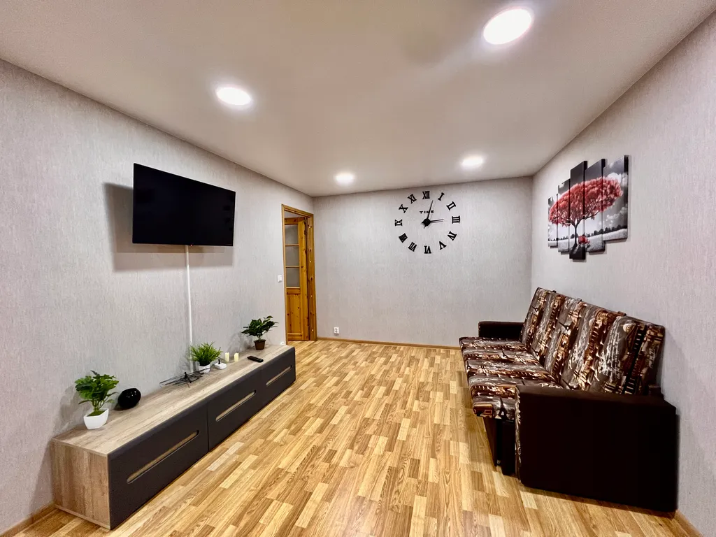 Двухкомнатная квартира в центре возле ряда сетевых магазинов