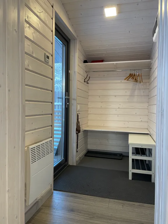 Коттедж Уютный дом с горячей купелью — Стеклянный