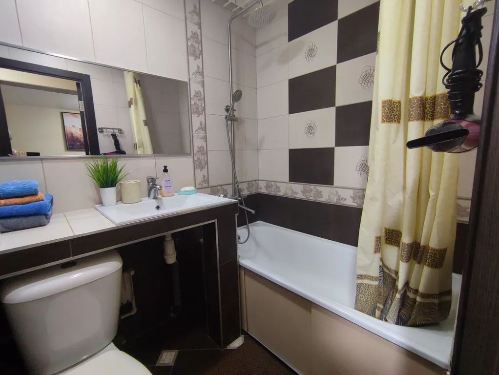 Видовая квартира в самом центре с панорамным видом на Площадь Победы.