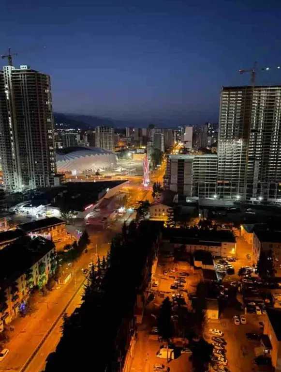 Светлая и уютная квартира с 3 комнатами, 7 минут от моря