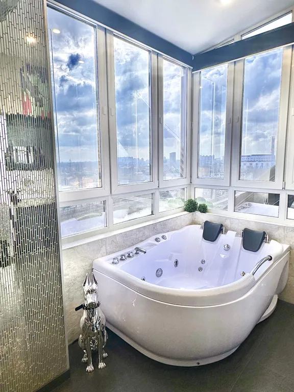 Панорамный Лофт с джакузи и PS5