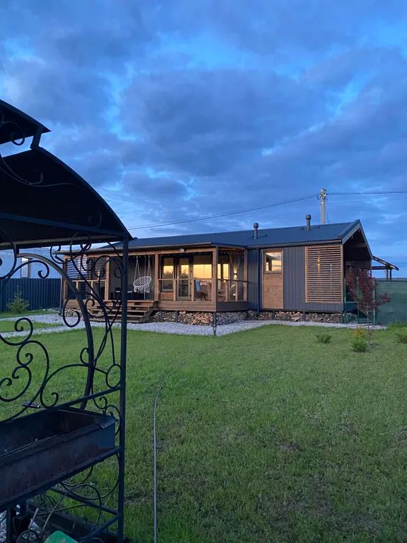 Коттедж Дом с сауной на границе с лесом и озером — Семеновское