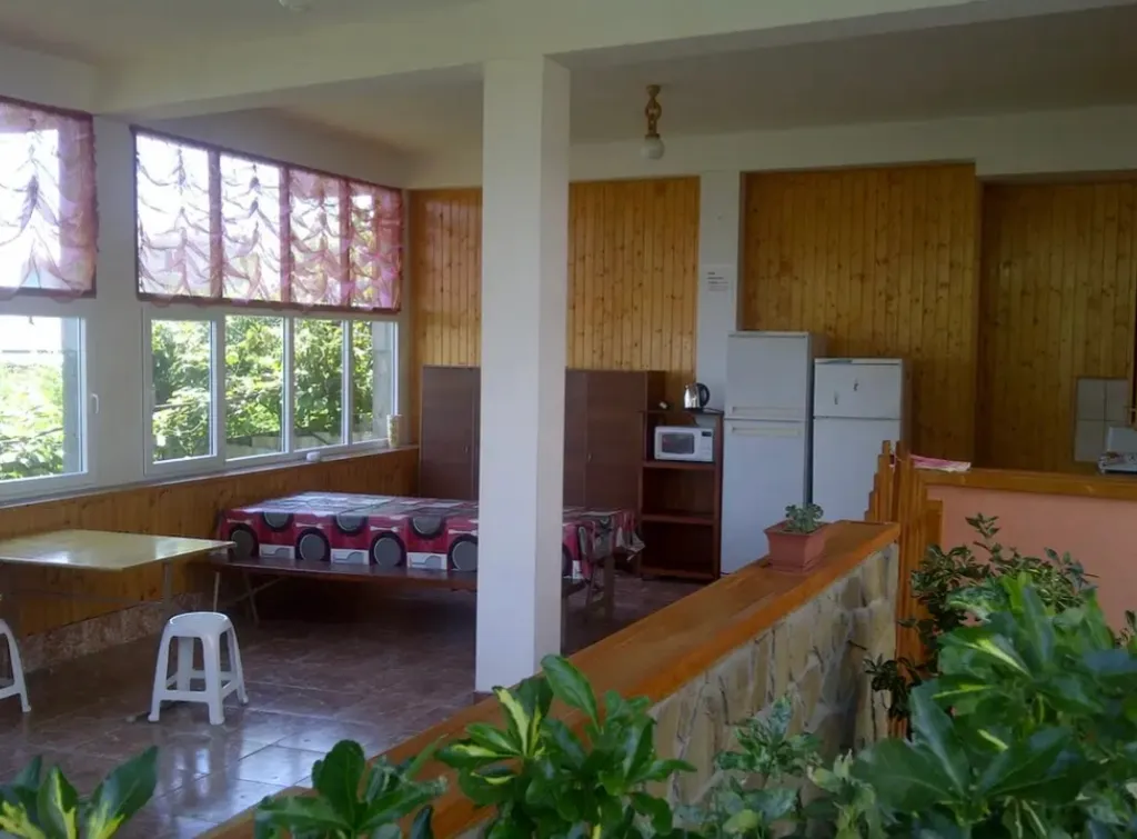 Домик с бассейном и видом на море